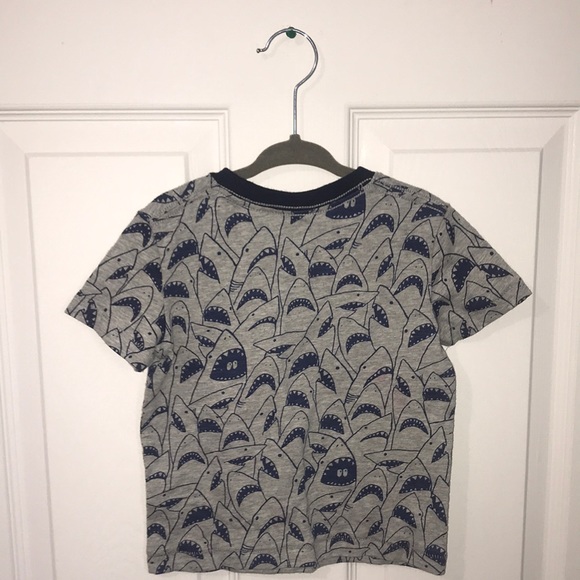 GAP - Picture 2 of 3